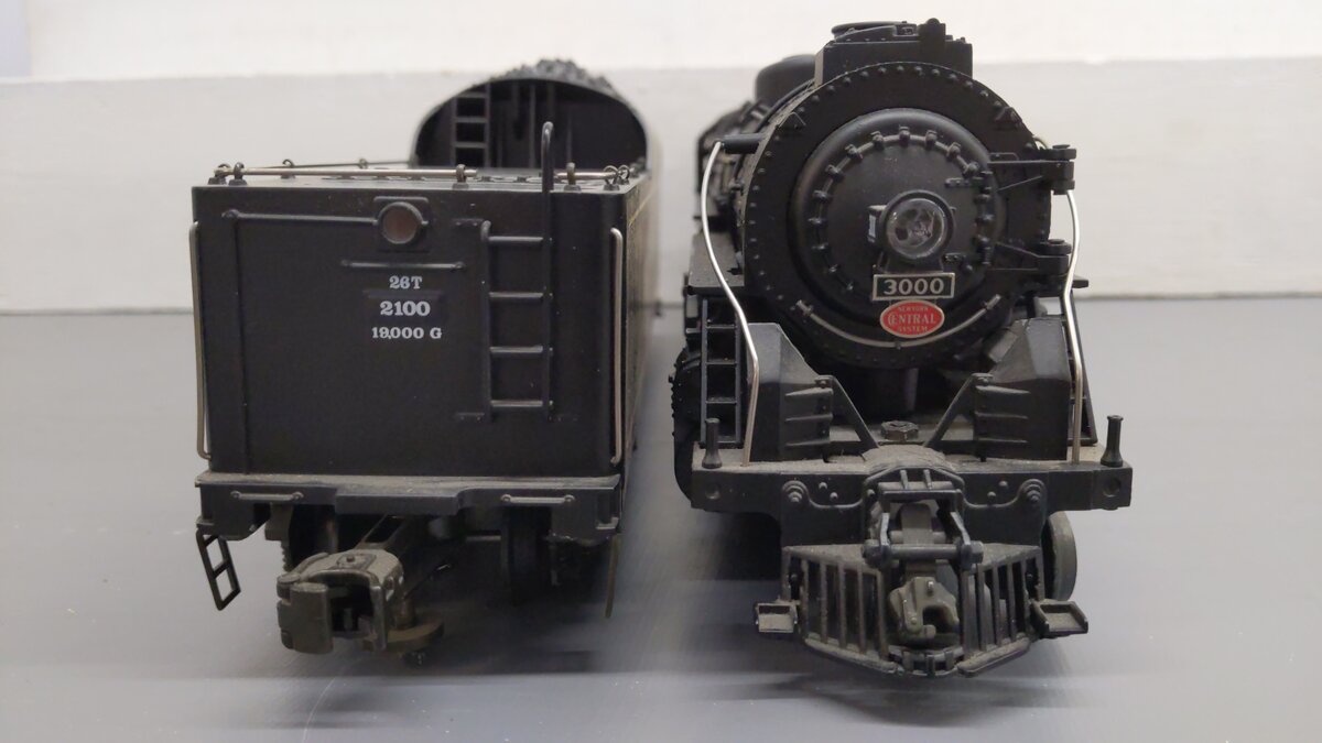 Lionel 6-18006 O Gauge Reading T-1 4-8-4 Steam Locomotive & Tender #2100 EX/Box