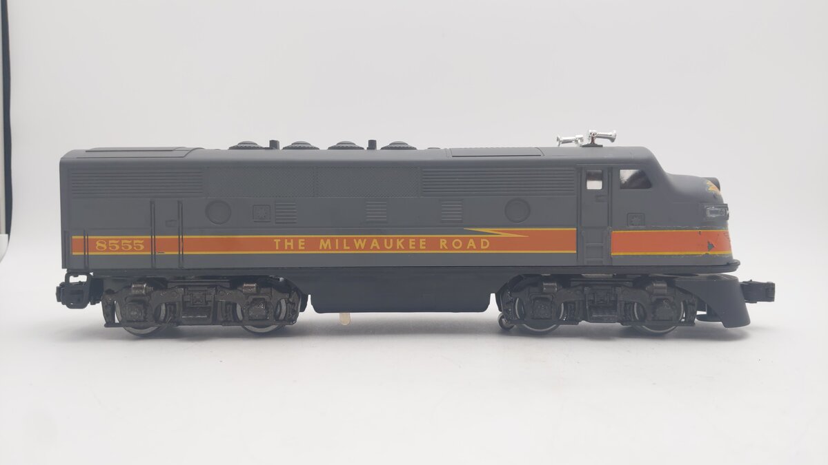 Lionel 6-8555 O Gauge Milwaukee Road F-3 Powered A Unit Diesel Locomotive EX/Box