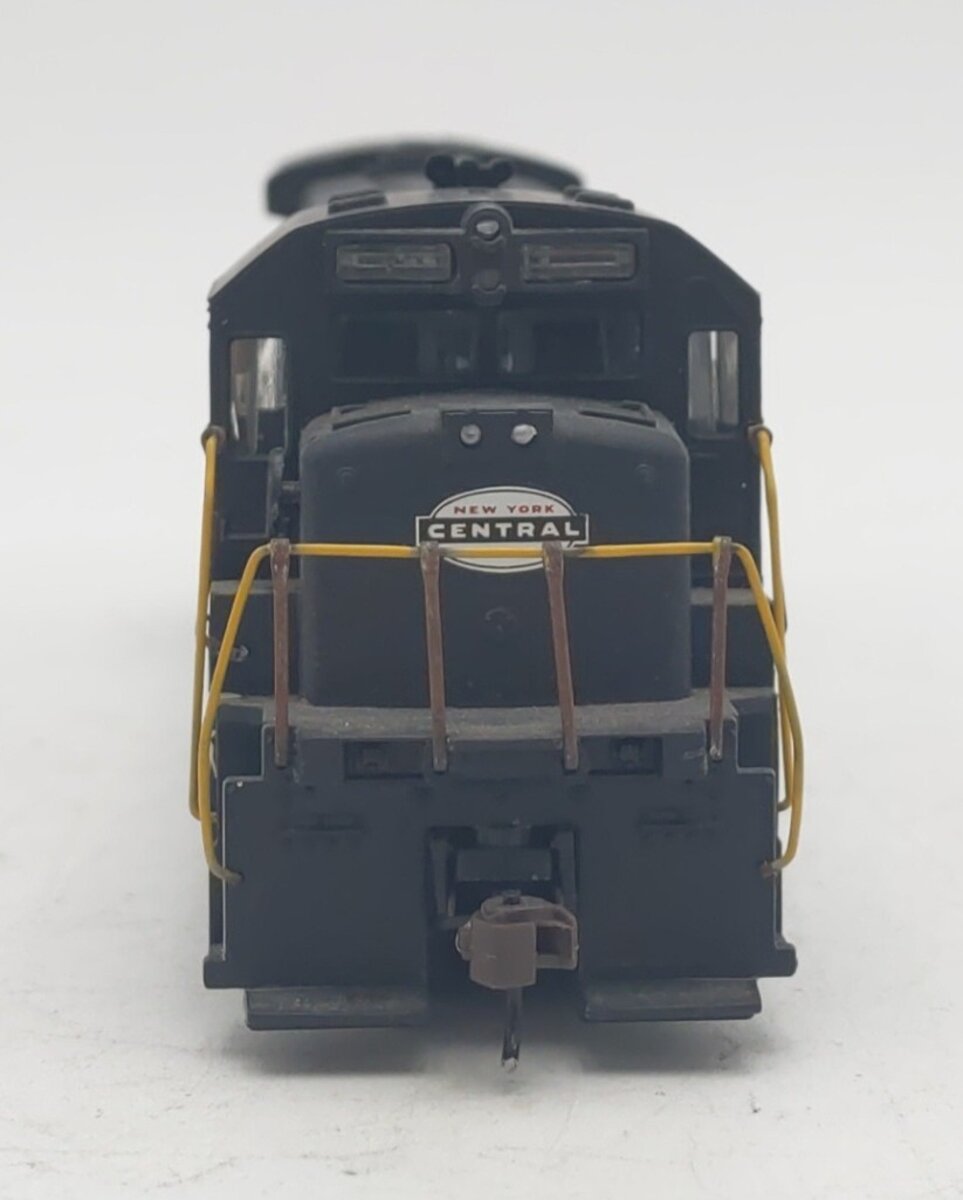 HO Scale NYC Diesel Locomotive #2881 - Custom