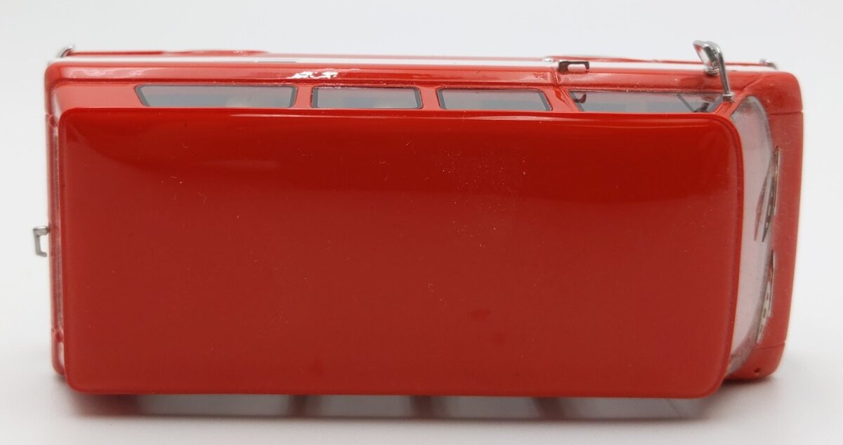 NEO 46525 1:43 Chevrolet Corvair Window Van Rot/Weiss EX