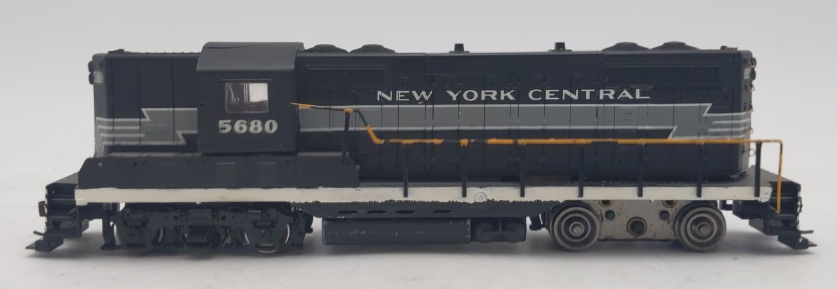 HO Scale NYC Powered Diesel Locomotive #5680 - Custom VG