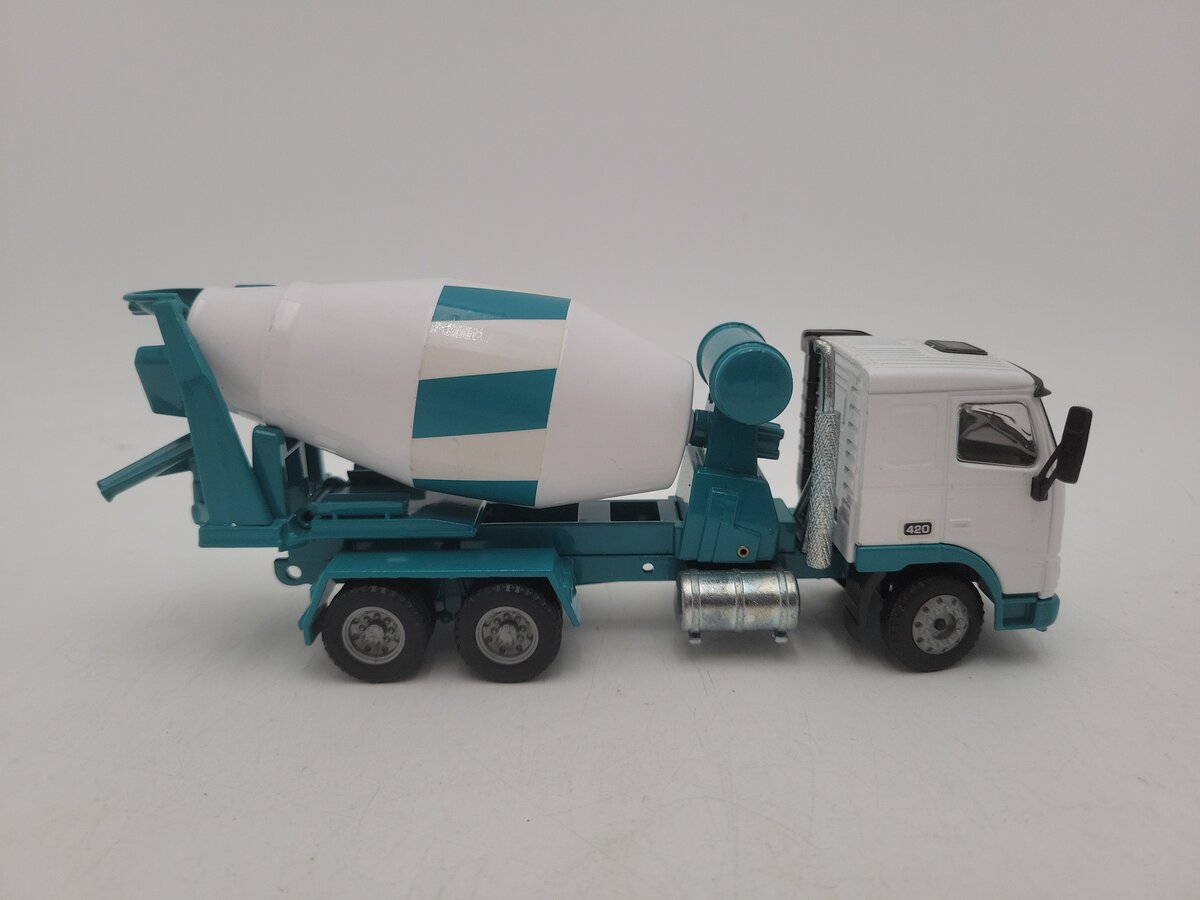 Joal 336 1:50 Scale White & Green Volvo FH12-420 Die-Cast Cement Mixer EX/Box