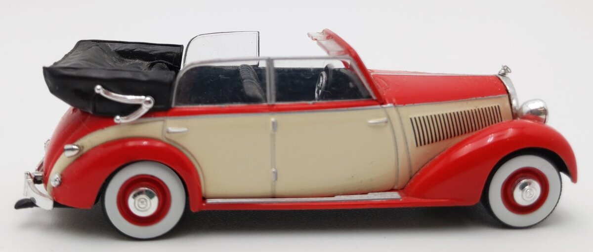 Whitebox WB224 1:43 Scale Mercedes-Benz 230 Cabriolet EX