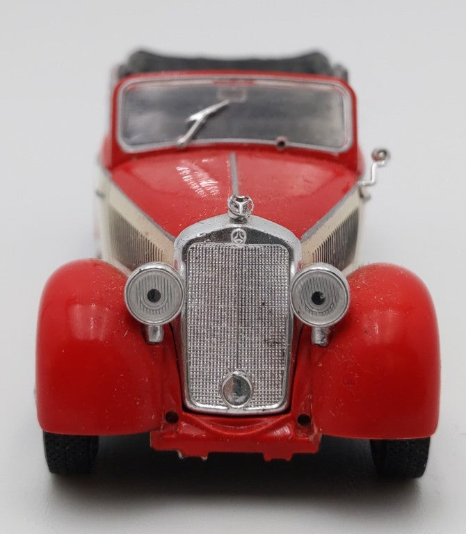 Whitebox WB224 1:43 Scale Mercedes-Benz 230 Cabriolet EX