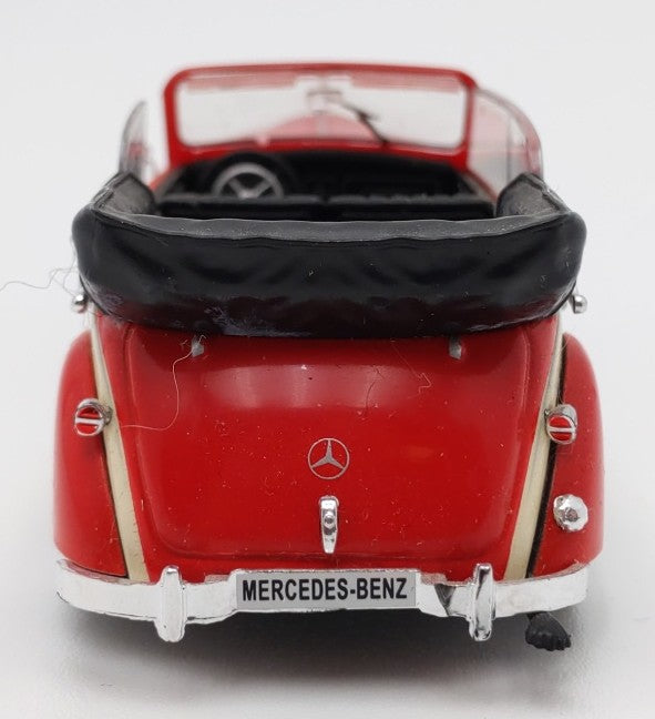 Whitebox WB224 1:43 Scale Mercedes-Benz 230 Cabriolet EX