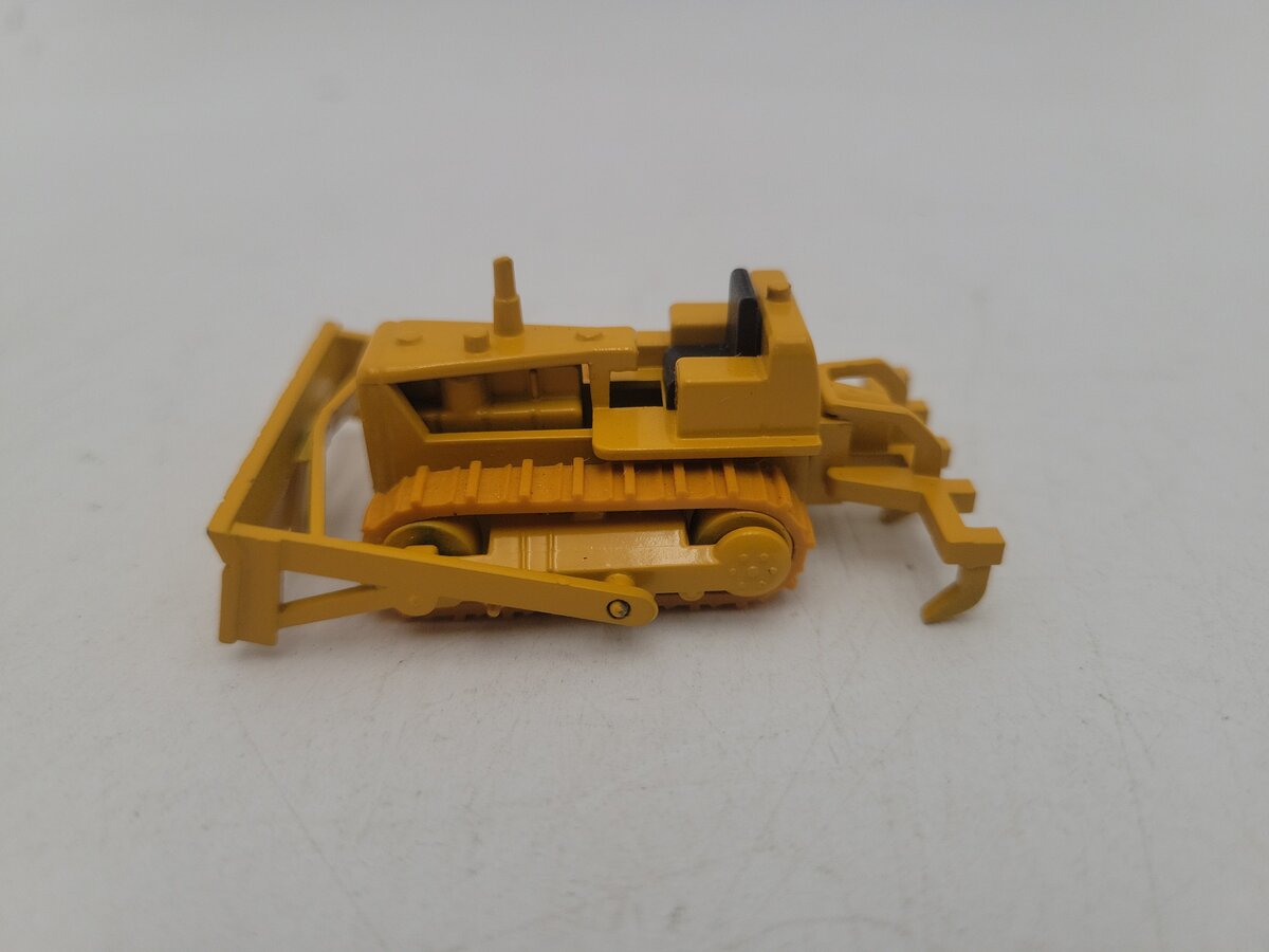 NZG 120 1:87 Scale Yellow Caterpillar D4D Dozer W/Ripper & Plow Die Cast Model EX/Box