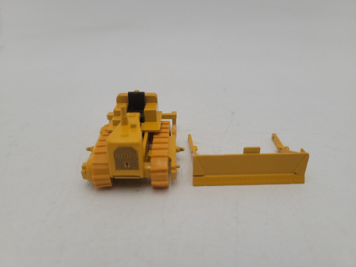 NZG 120 1:87 Scale Yellow Caterpillar D4D Dozer W/Ripper & Plow Die Cast Model EX/Box