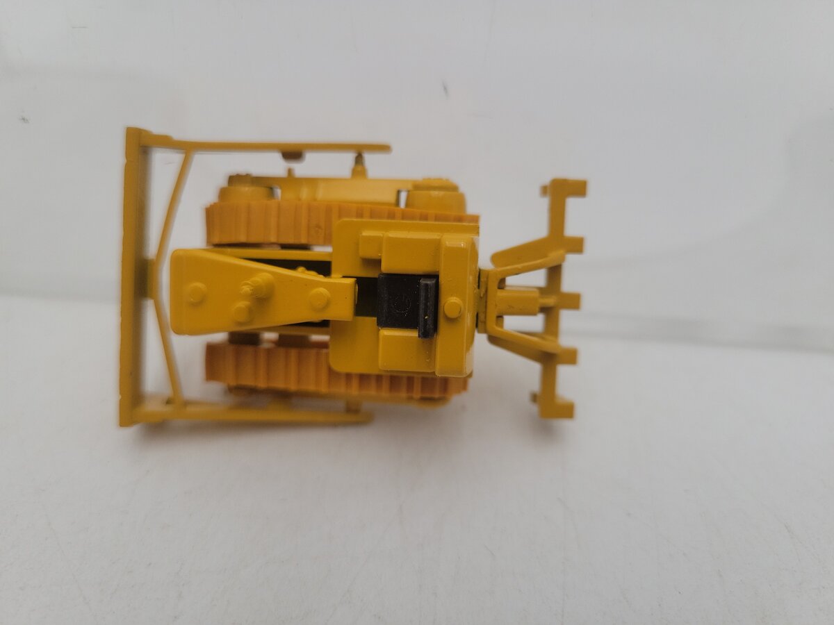 NZG 120 1:87 Scale Yellow Caterpillar D4D Dozer W/Ripper & Plow Die Cast Model EX/Box