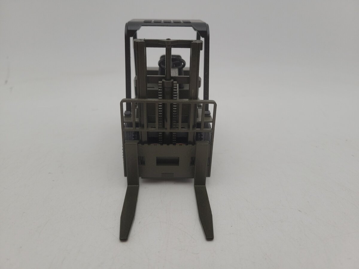 NZG 182 1:25 Scale Army Green Caterpillar V80E Fork Lift Truck Die Cast Model EX/Box
