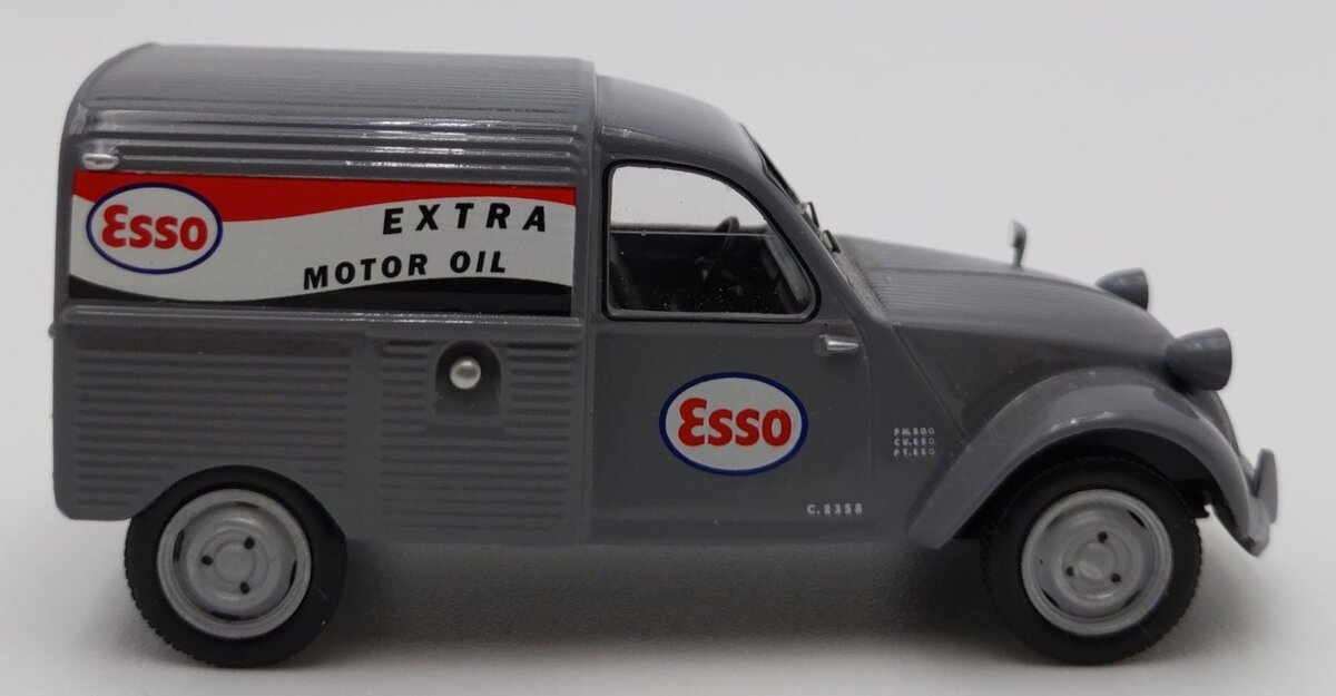 IXO Models 1:43 Scale Die-Cast Citroen 2CV 