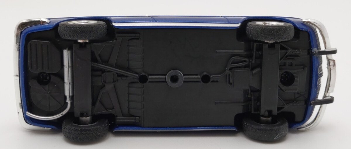 Minichamps 1:43 Scale Die-Cast 1967 BMW 2000 CS EX