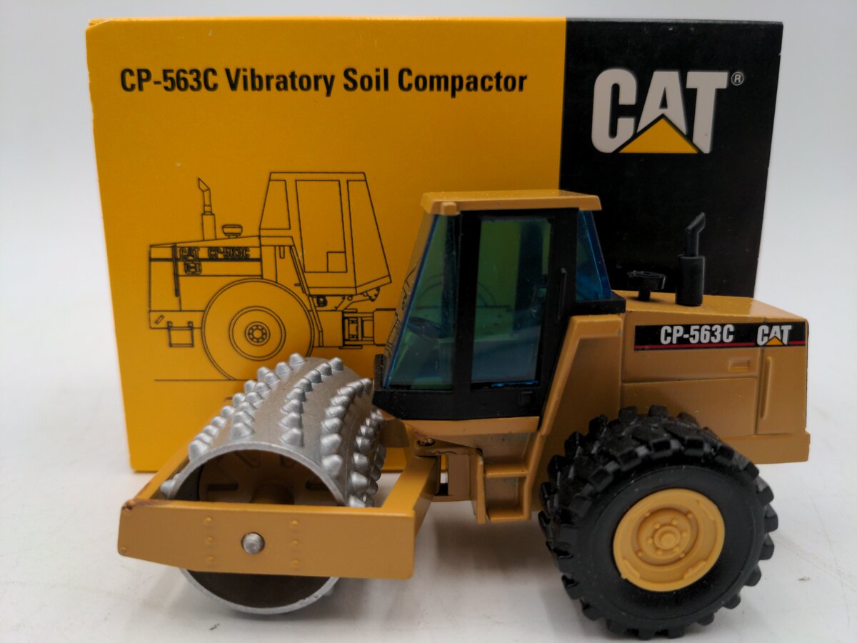NZG 4013 1:50 Scale Diecast Cat CP-563C Vibratory Soil Compactor w/ Enclosed Cab EX/Box