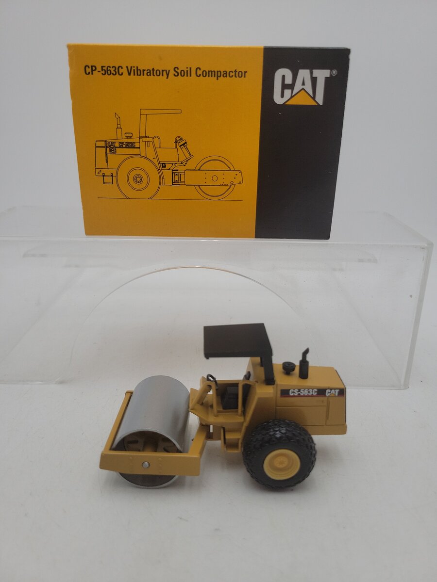 NZG 4012 1:50 Scale CS-563C Vibratory Soil Compactor W/Cab & Diamond Tread Tires EX/Box