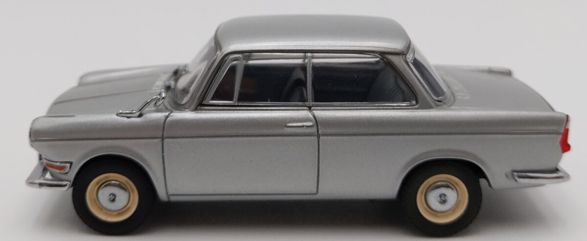 Minichamps 1:43 Scale Die-Cast 1962-1965 BMW 700 LS Sedan LN