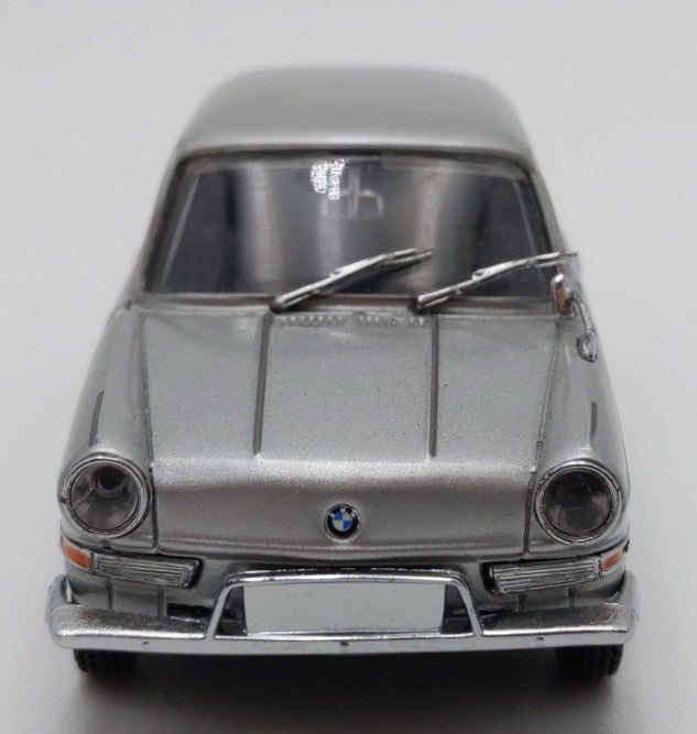 Minichamps 1:43 Scale Die-Cast 1962-1965 BMW 700 LS Sedan LN