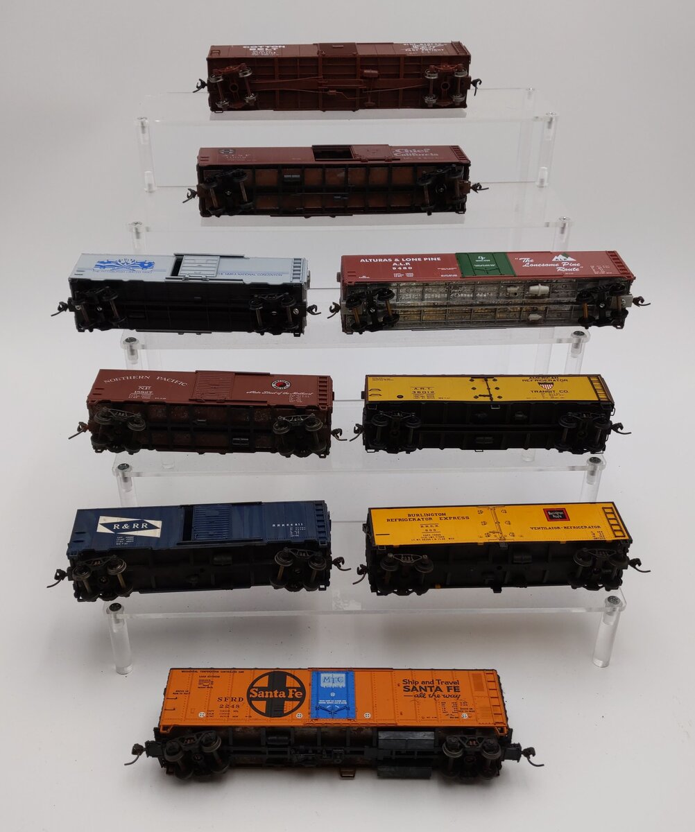 Mantua & Other HO Assorted Boxcars [9] VG