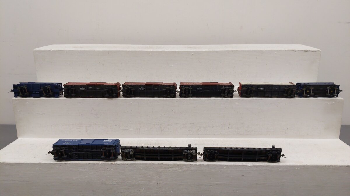 HO Scale Assorted Freight Cars: 221481, 21001, 467993, 46, 40125, 80274 [9]