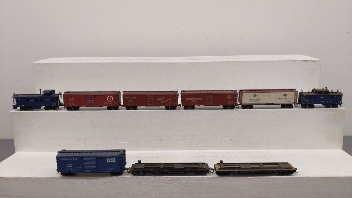 HO Scale Assorted Freight Cars: 221481, 21001, 467993, 46, 40125, 80274 [9]