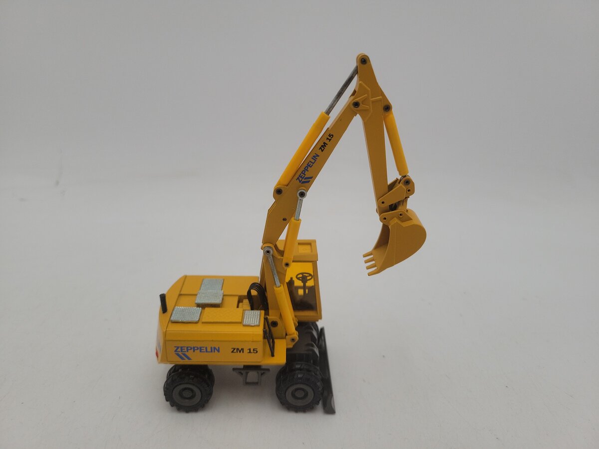 Conrad 2817 1:50 Scale Yellow Zeppelin ZM 15 Wheeled Mobile Excavator Diecast EX/Box