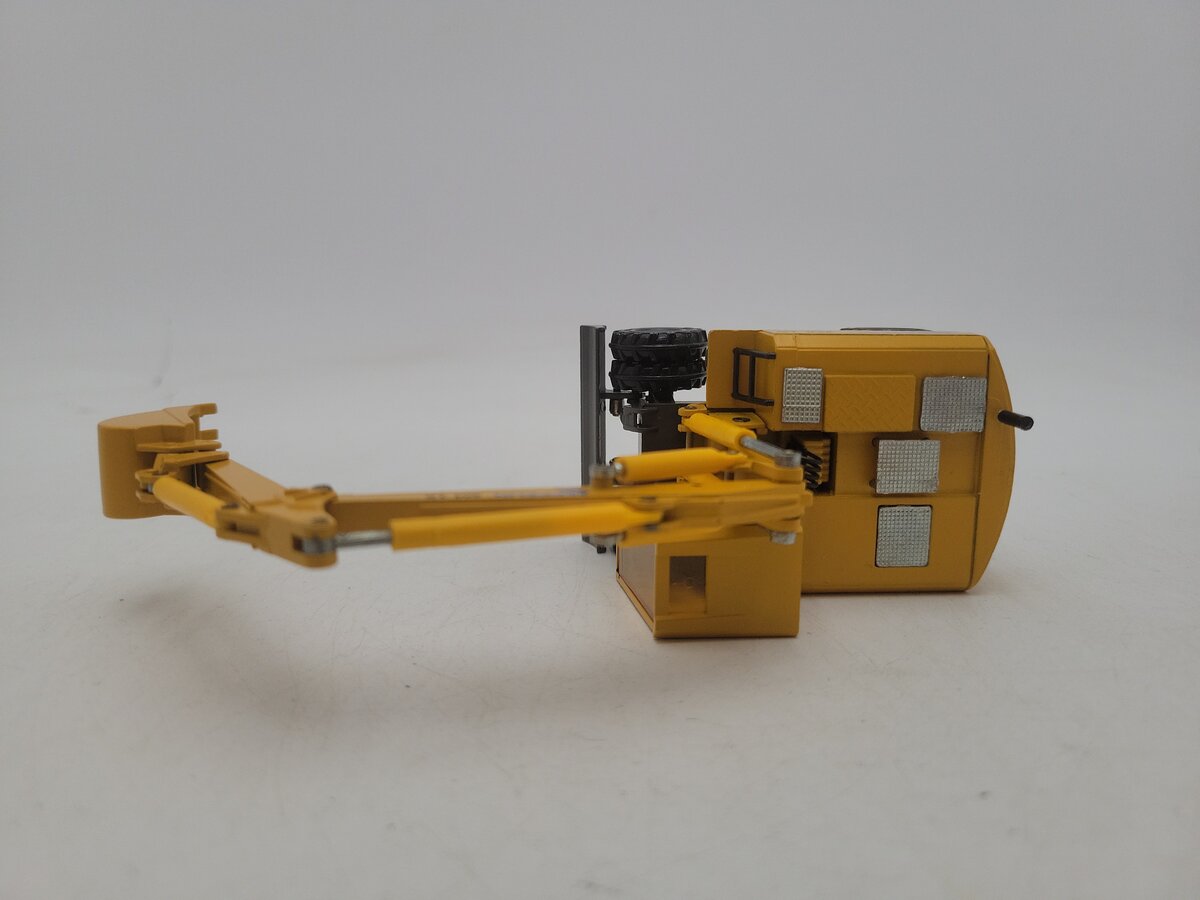 Conrad 2817 1:50 Scale Yellow Zeppelin ZM 15 Wheeled Mobile Excavator Diecast EX/Box