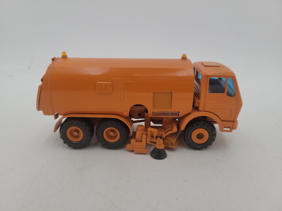 Conrad 3042 1:50 Scale Orange Schörling Street Sweeper Truck Diecast Model EX/Box