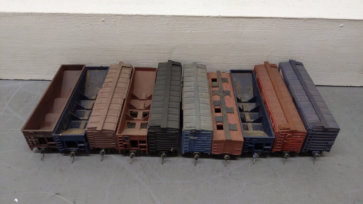 Varney, Mantua & Other CUSTOM HO Scale Assorted Freight Cars: 275169, 64812 [10]