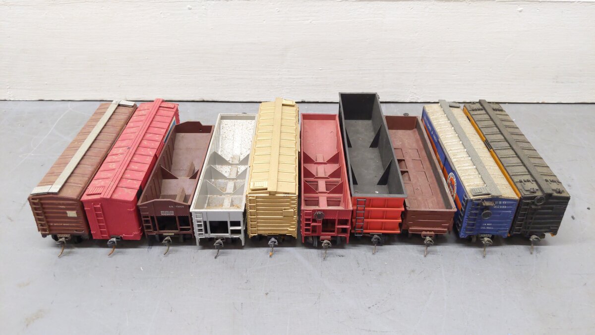 Varney & Other CUSTOM Assorted Freight Cars: 8293, 467109, 289, 1351, 61417 [10]