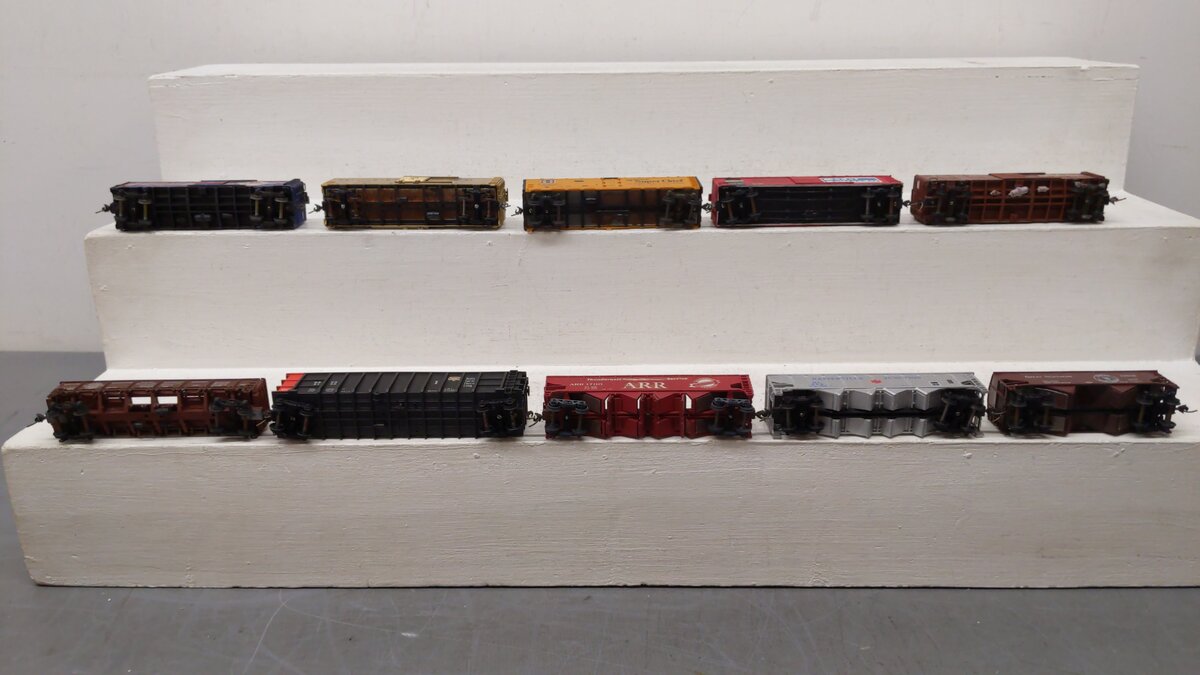 Varney & Other CUSTOM Assorted Freight Cars: 8293, 467109, 289, 1351, 61417 [10]