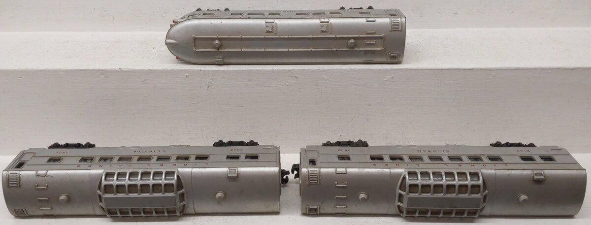 Lionel Vintage O Lionel Lines Passenger Cars 2432, 2436 [3]