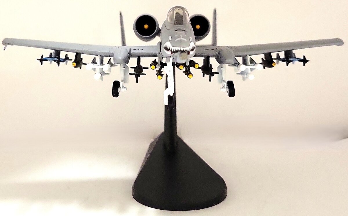 WLTK A-10A 1:100 Die-Cast "Shark Mouth" Thunderbolt II Airplane LN/Box