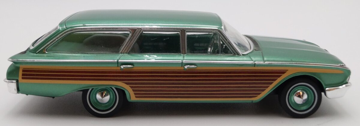 Premium X 1:43 Scale Die-Cast 1960 Ford Country Squire EX
