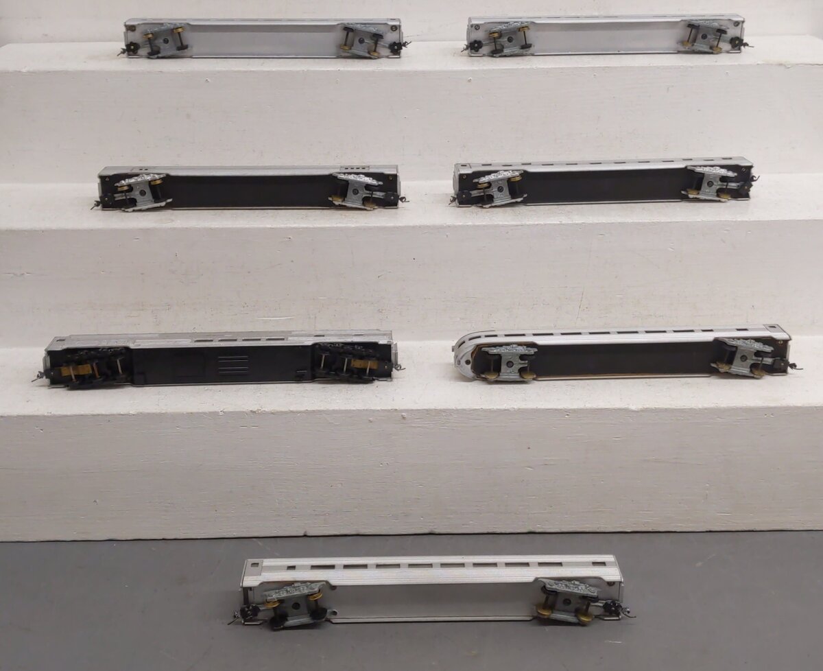 Bachmann & Other HO Scale Assorted Silver Passenger Cars [7] VG