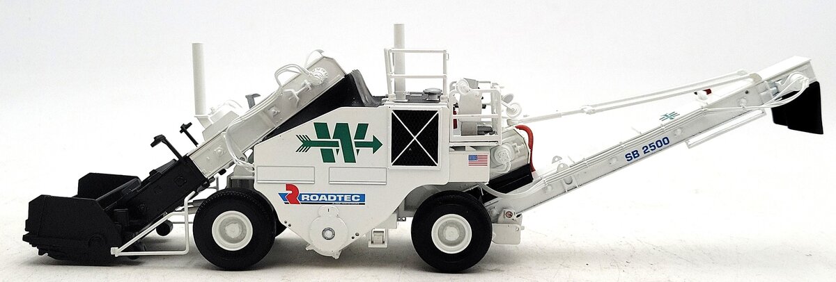 First Gear 59-3268 1:50 Die-Cast Roadtec SB-2500 Shuttle Buggy EX/Box