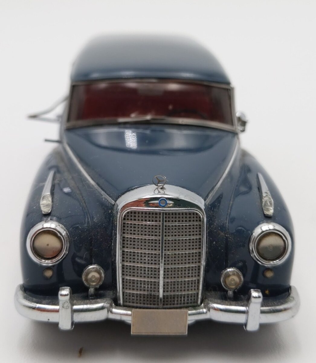 Matrix MX51302-022 1:43 Scale 1956 Mercedes-Benz 300C Station Wagon EX