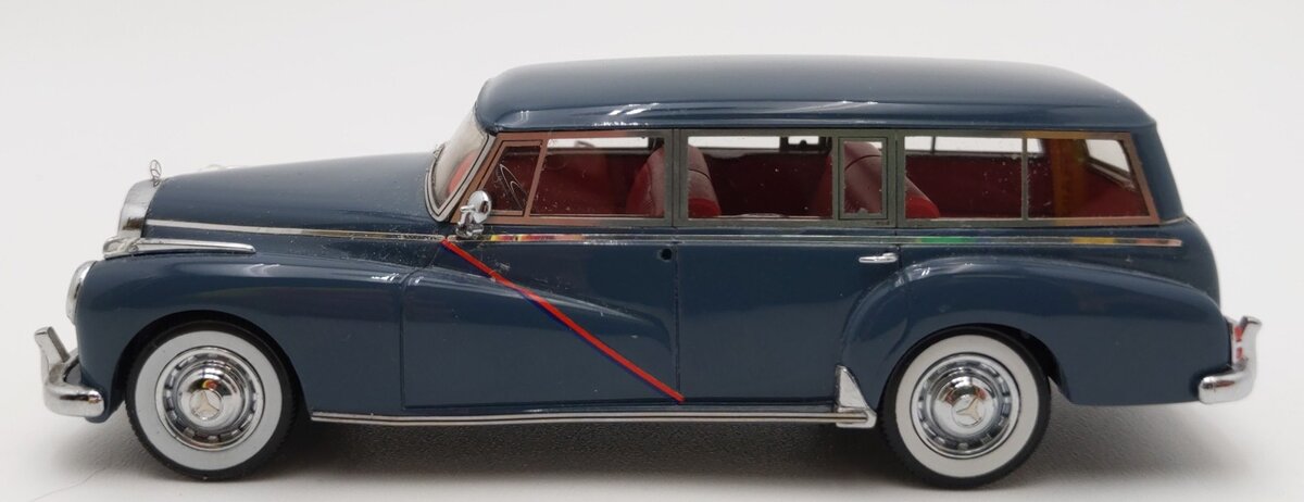 Matrix MX51302-022 1:43 Scale 1956 Mercedes-Benz 300C Station Wagon EX