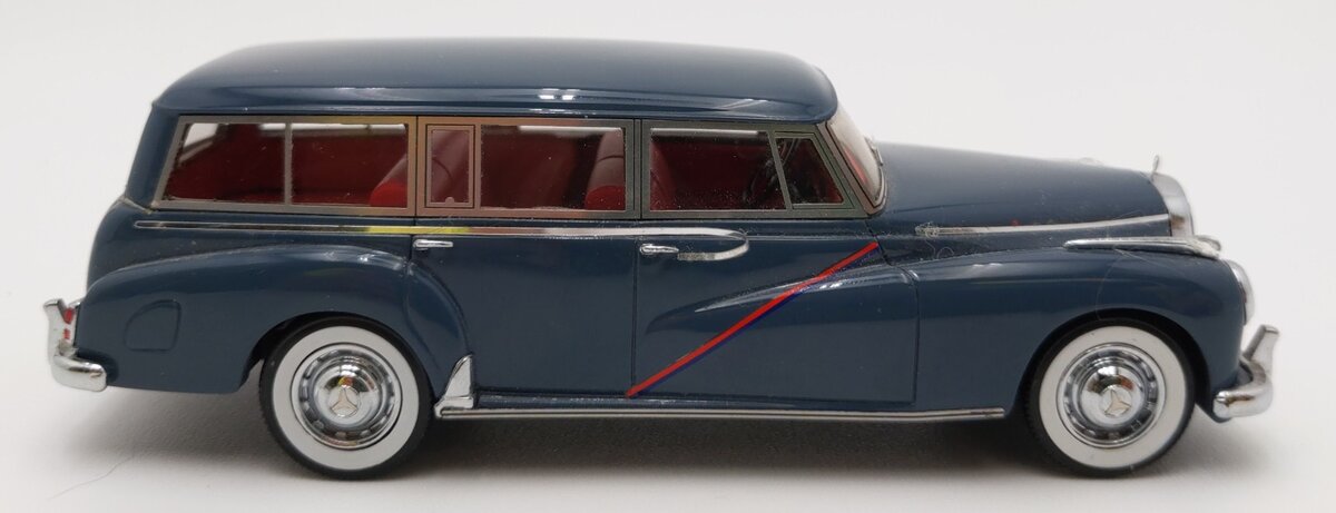 Matrix MX51302-022 1:43 Scale 1956 Mercedes-Benz 300C Station Wagon EX