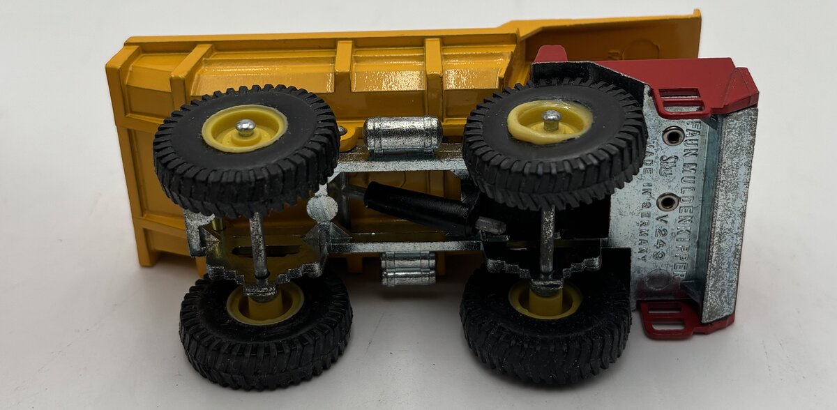 Siku V249 1:60 Faun-Muldenkipper K 10/26 AP Dump Truck EX/Box