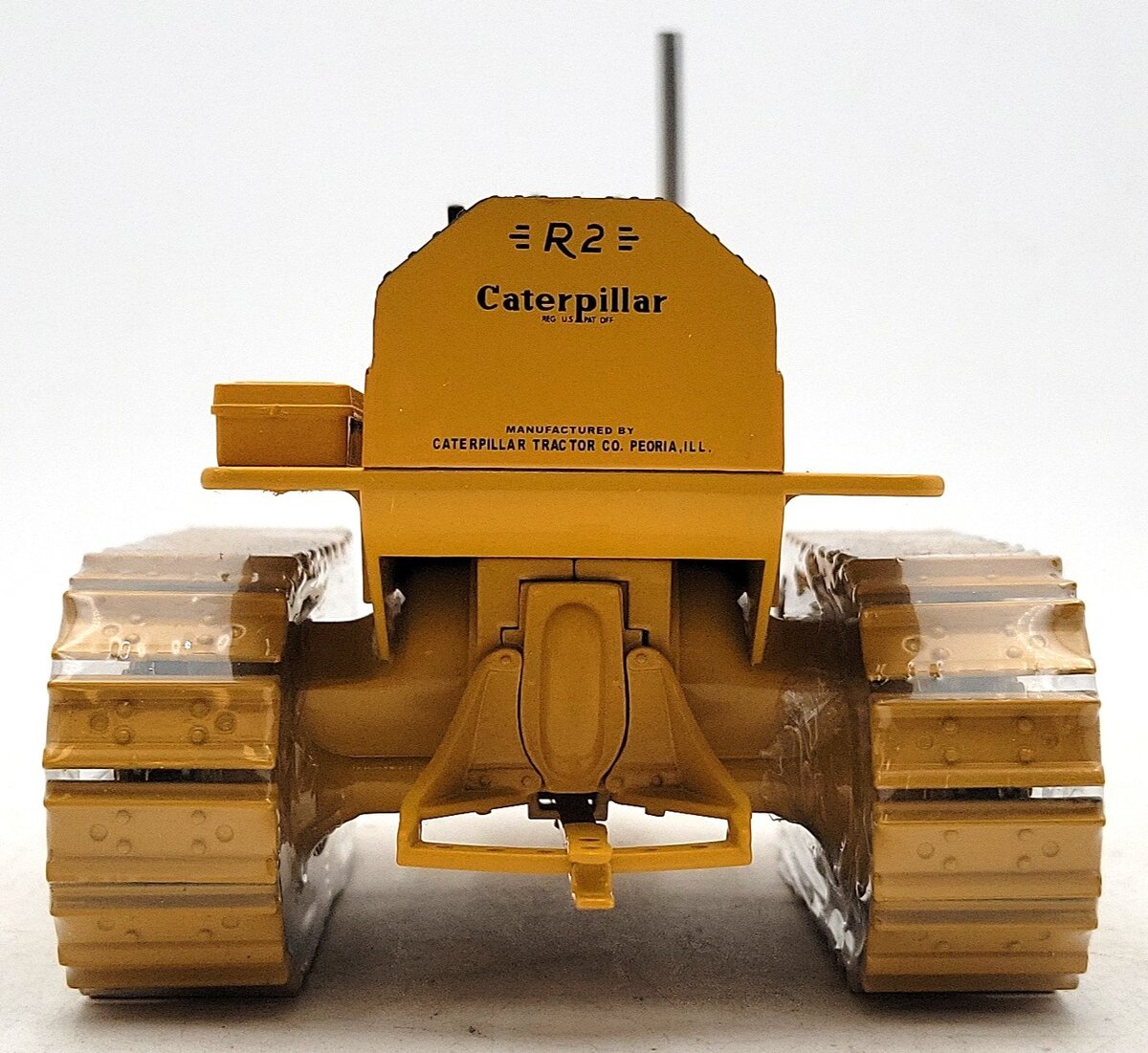 Spec-Cast CUST-1008 1:16 Caterpillar R2 Track-Type Tractor  NIB