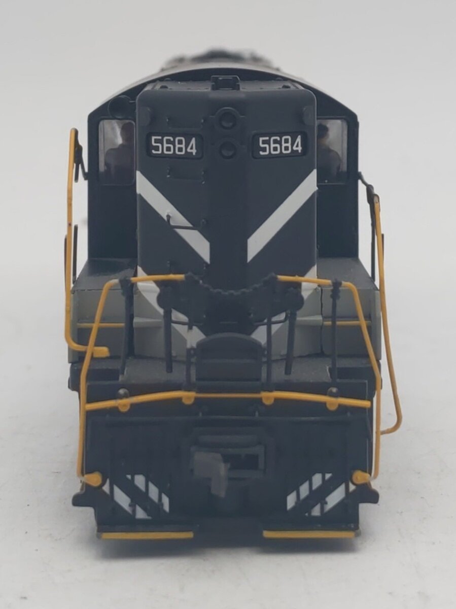 Atlas 20000229 HO New York Central System P&LE GP-7 Diesel Locomotive #5684 VG