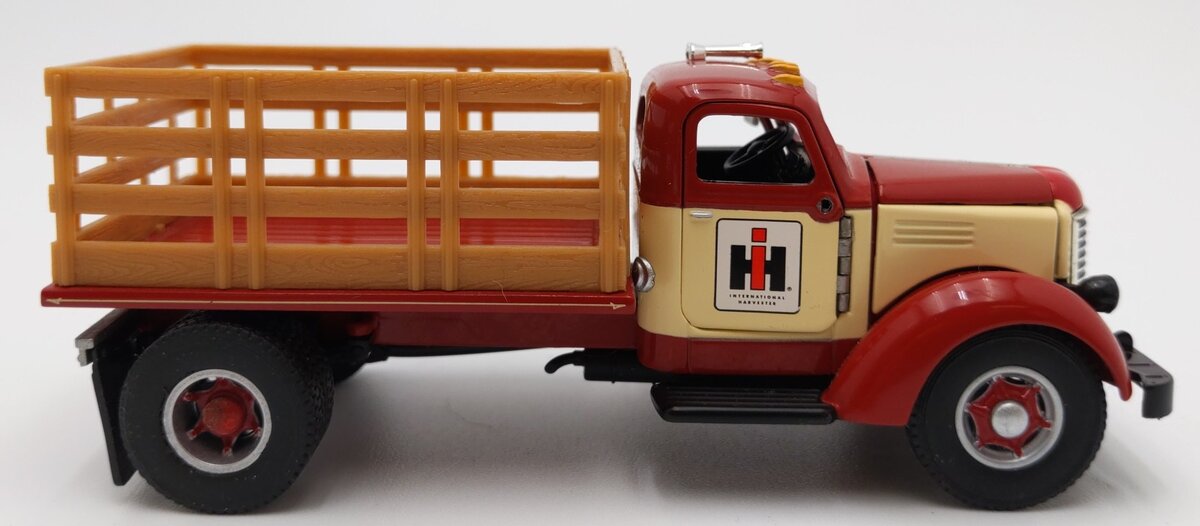 Spec Cast ZJD-1846 1:50 1948 International Harvester KB-8 Pickup EX