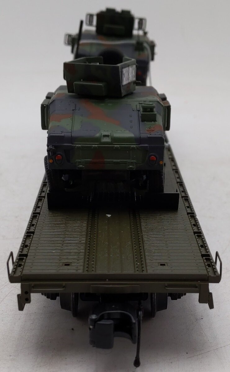 MTH 20-95461 O Gauge Department of Defense Flatcar w/ Vehicle Load VG/Box