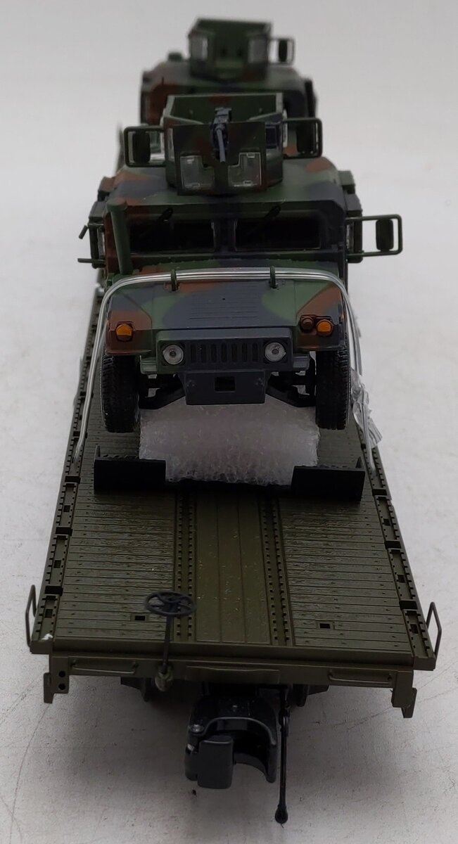 MTH 20-95461 O Gauge Department of Defense Flatcar w/ Vehicle Load VG/Box