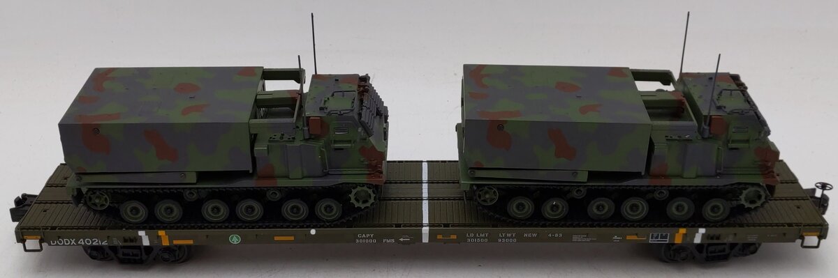 MTH 20-95468 O 60' Flatcar with 2 M270 Rocket Launcher Vehicles