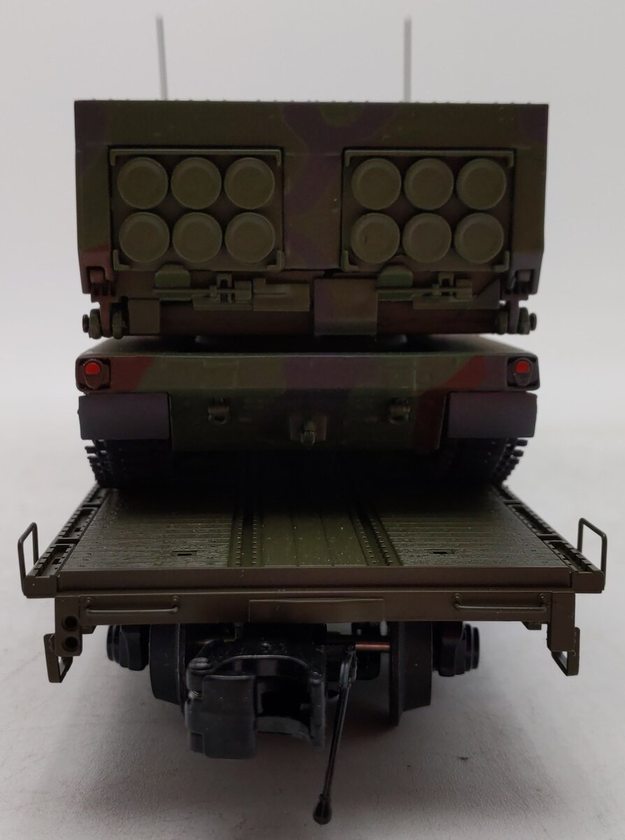 MTH 20-95468 O 60' Flatcar with 2 M270 Rocket Launcher Vehicles