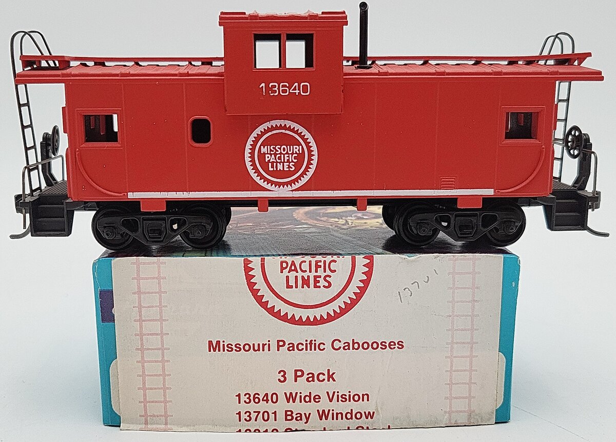 Athearn HO Scale Missouri Pacific Lines Wide Vision Caboose #13640 LN/Box