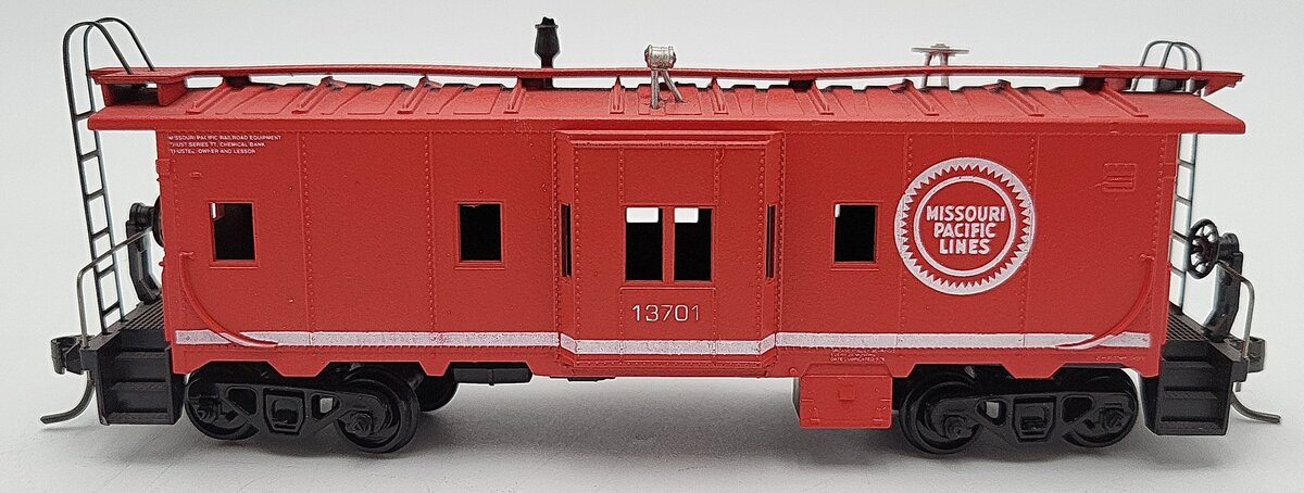 Athearn HO Scale Missouri Pacific Lines Caboose #13701 LN/Box