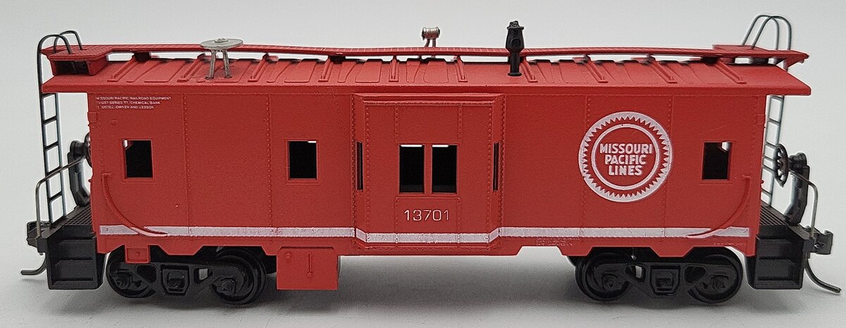 Athearn HO Scale Missouri Pacific Lines Caboose #13701 LN/Box