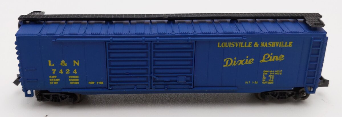 Atlas 2332 N Scale Louisville & Nashville 50' 2 Door Box Car #7424 LN/Box
