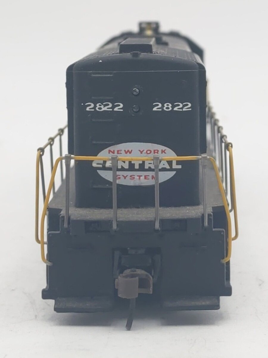 HO Scale NYC Powered Diesel Locomotive #2822 - Custom Painted