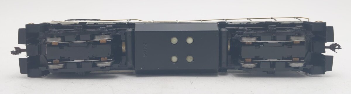 HO Scale NYC Powered Diesel Locomotive #2822 - Custom Painted